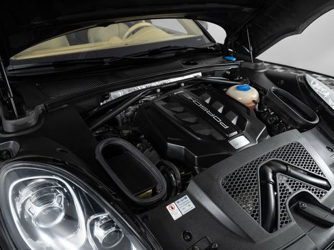 Used 2016 Porsche Macan S image 39