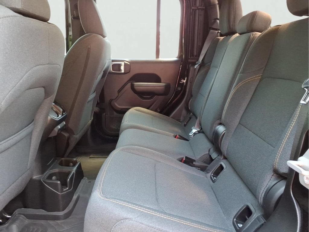 Used 2024 Jeep Gladiator Sport AWD/4WD image 22