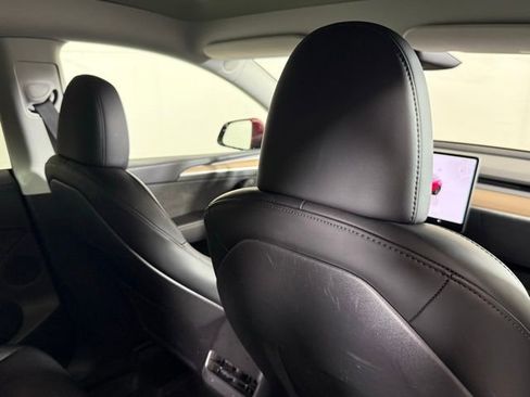 Used 2025 Tesla Model Y Long Range image 25