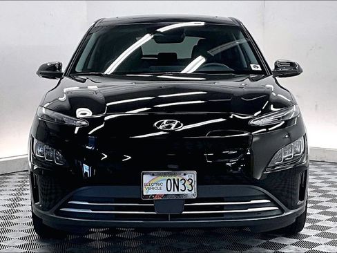 Used 2023 Hyundai Kona Limited FWD image 2