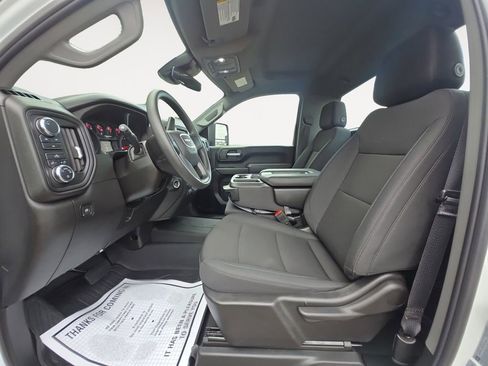 Certified 2024 GMC Sierra 3500 Pro AWD/4WD image 9