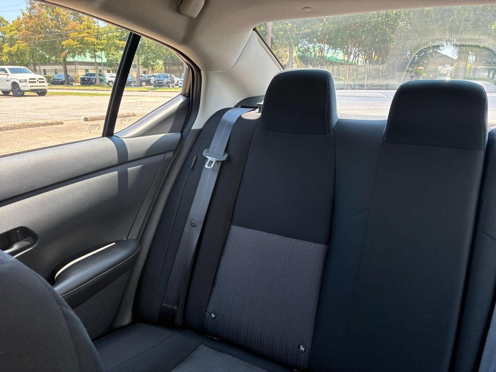Used 2025 Nissan Sentra SV FWD image 36