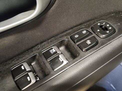 Used 2019 Kia Soul FWD image 27
