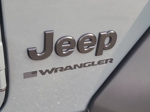 Certified 2025 Jeep Wrangler Sport AWD/4WD image 7