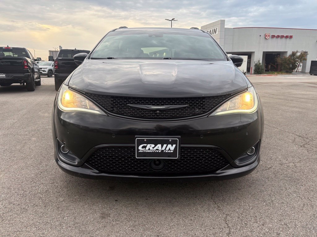 Used 2020 Chrysler Pacifica Touring w/ Advanced Safetytec Group FWD image 2