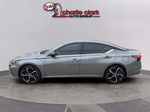 Certified 2023 Nissan Altima 2.5 SR image 3