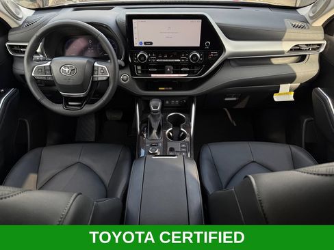 Certified 2026 Toyota Highlander Platinum AWD/4WD image 23