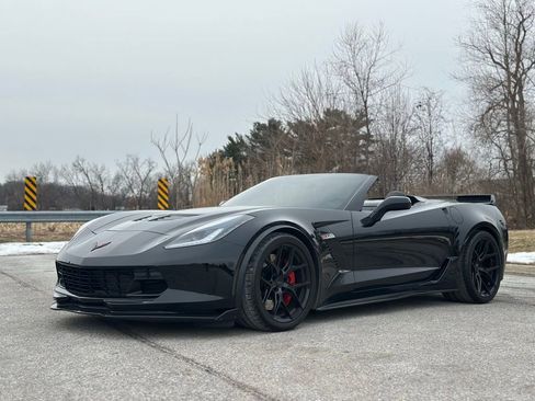Used 2015 Chevrolet Corvette Z06 w/ 3LZ Preferred Equipment Group image 3