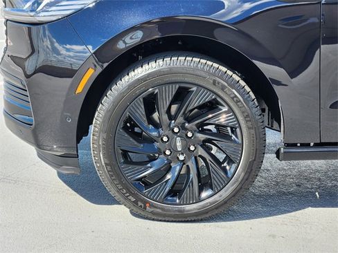 New 2025 Lincoln Navigator Reserve w/ Jet Appearance Package image 10