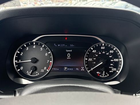 Used 2025 Nissan Frontier SV image 7