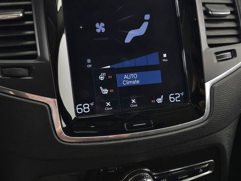 Used 2019 Volvo XC90 T5 Momentum w/ Multimedia Package AWD/4WD image 31