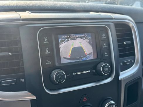 Used 2022 RAM 1500 Classic SLT AWD/4WD image 19