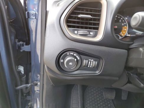 Used 2023 Jeep Renegade Latitude image 15