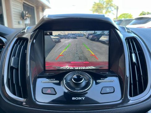 Used 2014 Ford Escape Titanium w/ Equipment Group 401A FWD image 9