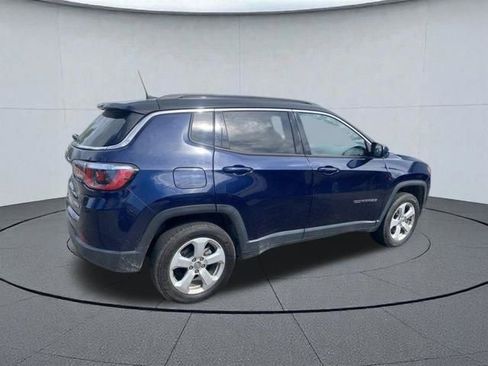 Used 2018 Jeep Compass Latitude w/ Popular Equipment Group AWD/4WD image 8