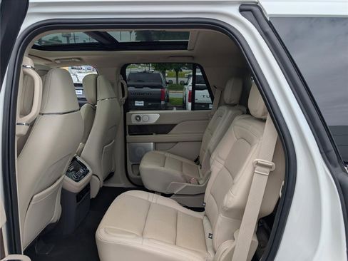 Used 2021 Lincoln Navigator Reserve w/ Luxury Package AWD/4WD image 15