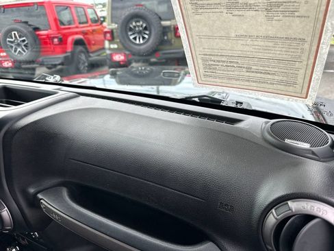 Used 2015 Jeep Wrangler Sport w/ Quick Order Package 24S AWD/4WD image 20