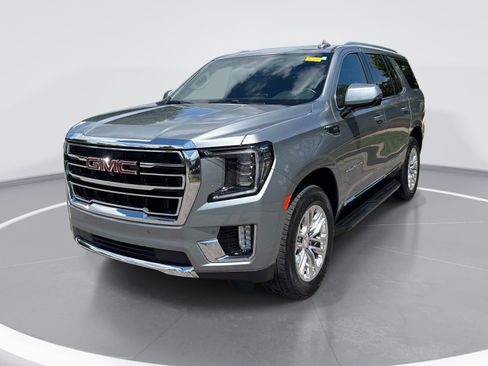 Used 2023 GMC Yukon SLT w/ SLT Premium Package AWD/4WD image 3