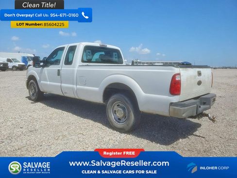 Used 2014 Ford F250 XL w/ Power Equipment Group RWD image 3