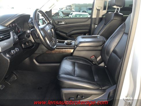 Used 2019 Chevrolet Suburban LT image 11