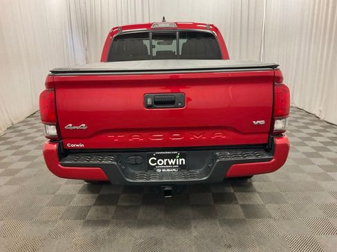 Used 2022 Toyota Tacoma SR image 5