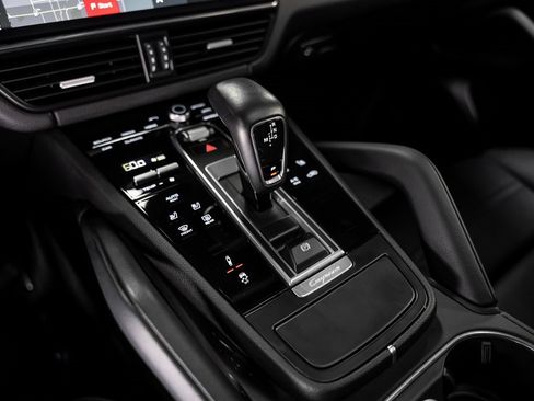 Used 2021 Porsche Cayenne Coupe image 49