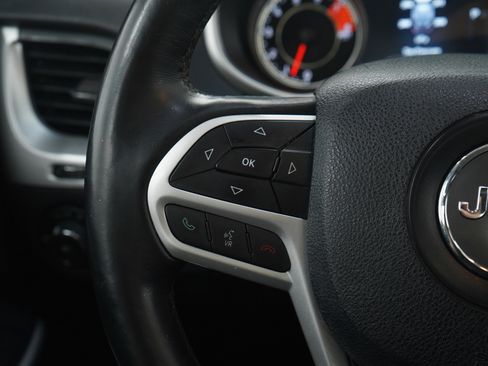 Used 2017 Jeep Cherokee Trailhawk image 26