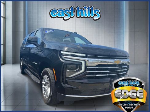 Certified 2025 Chevrolet Suburban LT AWD/4WD image 1