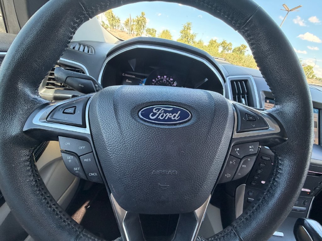 Used 2018 Ford Edge Titanium w/ Equipment Group 301A FWD image 11