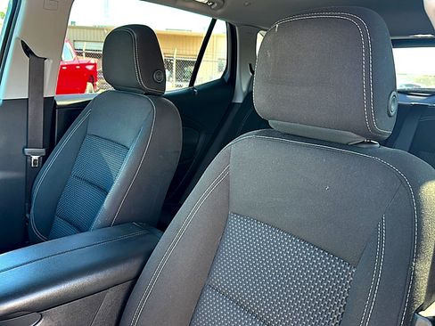 Used 2024 GMC Terrain SLE FWD image 14