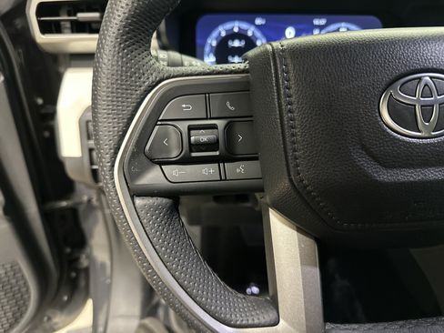Used 2024 Toyota Tacoma TRD Off-Road AWD/4WD image 19