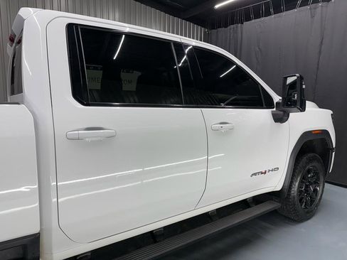 Used 2024 GMC Sierra 2500 AT4 w/ AT4 Preferred Package AWD/4WD image 12