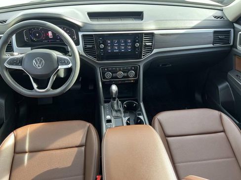 Used 2023 Volkswagen Atlas SE w/ Panoramic Sunroof Package image 25