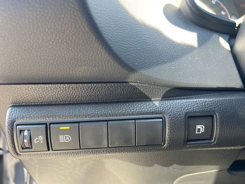 Used 2025 Toyota Corolla LE image 12