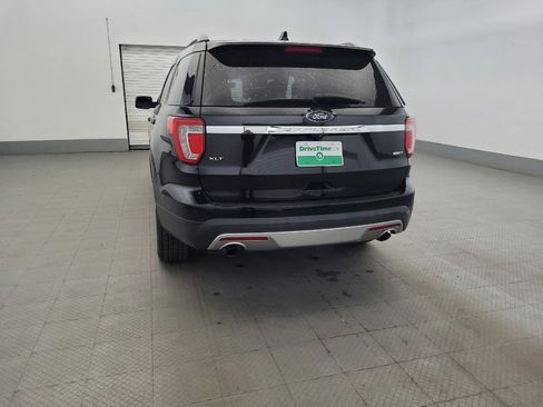 Used 2017 Ford Explorer XLT w/ Equipment Group 201A AWD/4WD image 6