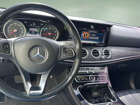 Used 2017 Mercedes-Benz E 300 4MATIC image 17