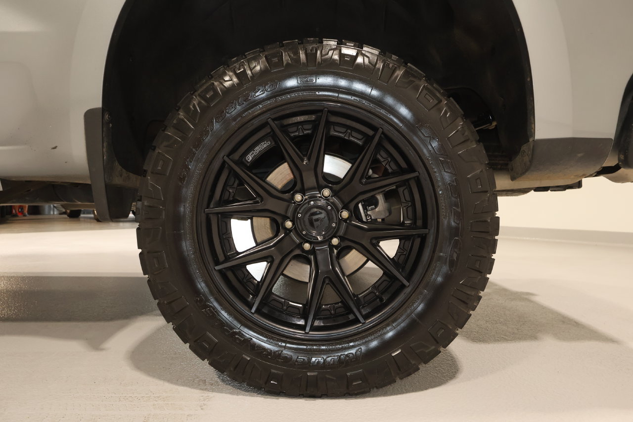 Used 2025 Chevrolet Silverado 1500 LT Trail Boss w/ Convenience Package II AWD/4WD image 33