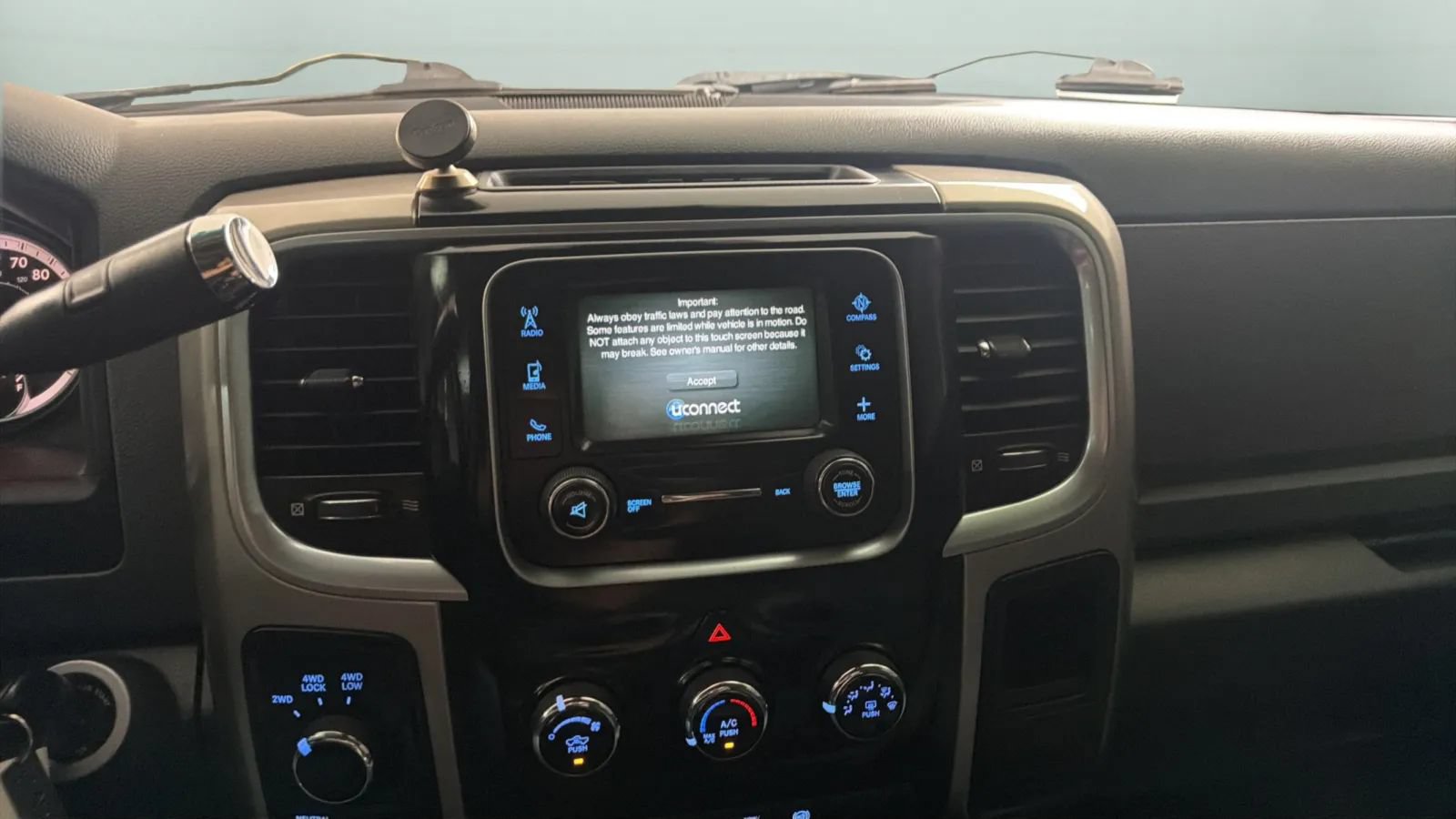 Used 2015 RAM 2500 SLT AWD/4WD image 13