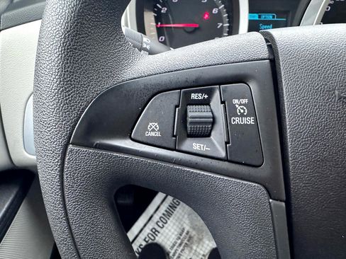 Used 2017 Chevrolet Equinox LS image 19