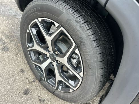 Used 2025 Jeep Compass Limited image 14