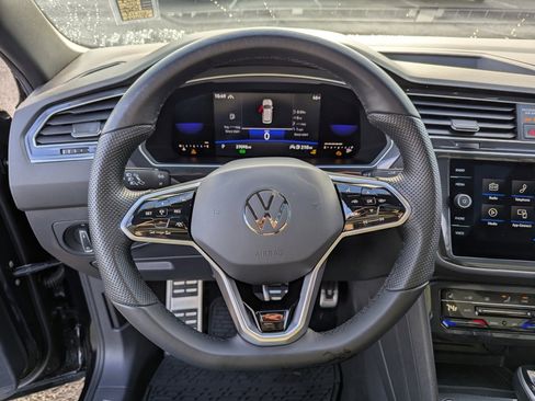 Certified 2023 Volkswagen Tiguan SE R-Line image 13