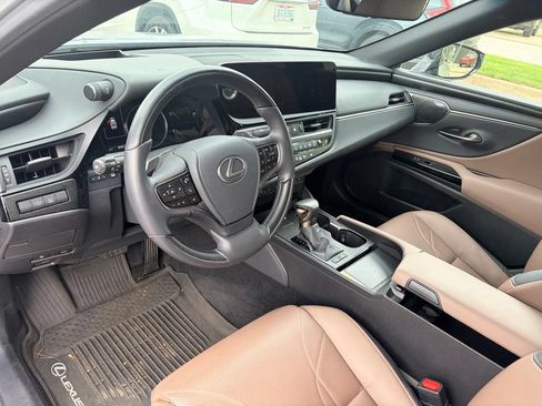 Used 2025 Lexus ES 300h w/ Accessory Package (Z1) FWD image 6
