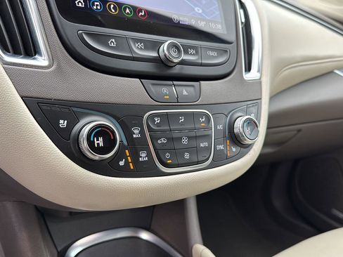 Used 2024 Chevrolet Malibu LT image 23