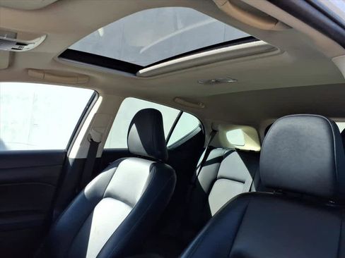 Used 2017 Lexus CT 200h image 4