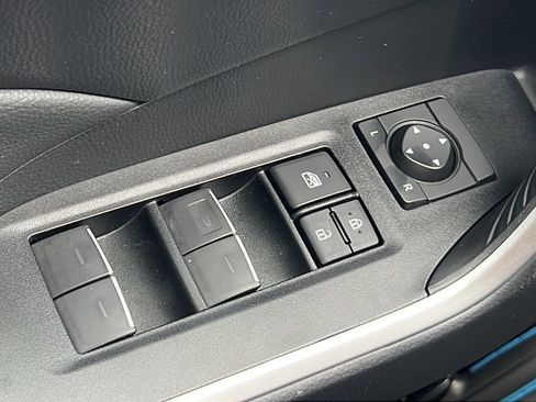 Used 2023 Toyota RAV4 XLE FWD image 19