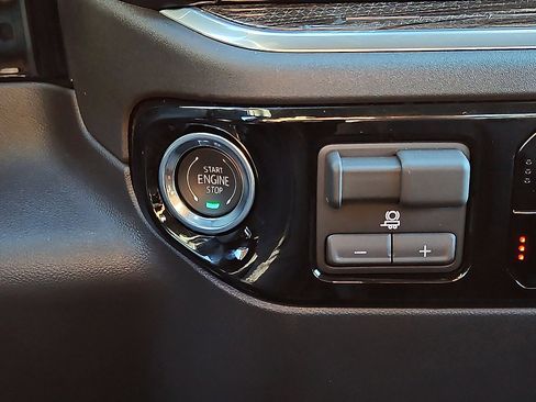 New 2026 GMC Sierra 1500 Elevation image 18