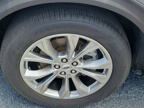 Certified 2023 Ford Explorer XLT w/ Equipment Group 202A RWD image 8