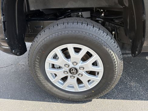 Used 2024 Toyota Tacoma SR5 image 17