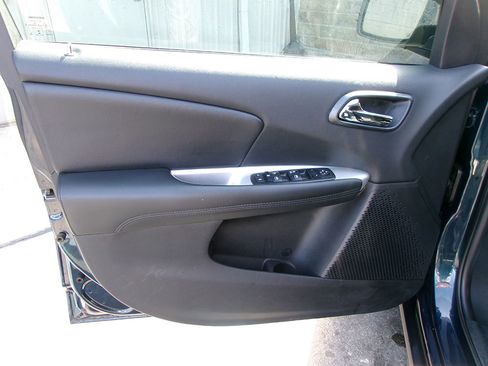 Used 2014 Dodge Journey SXT w/ Flexible Seating Group image 15