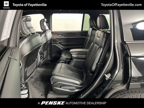 Used 2021 Jeep Grand Cherokee L Summit w/ Advanced Protech Group IV AWD/4WD image 31